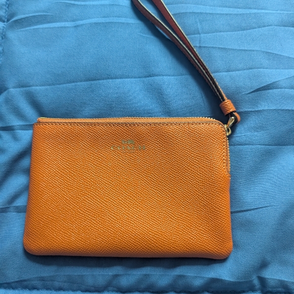 Coach Burnt‎ Orange Wristlet Clutch - Picture 1 of 6